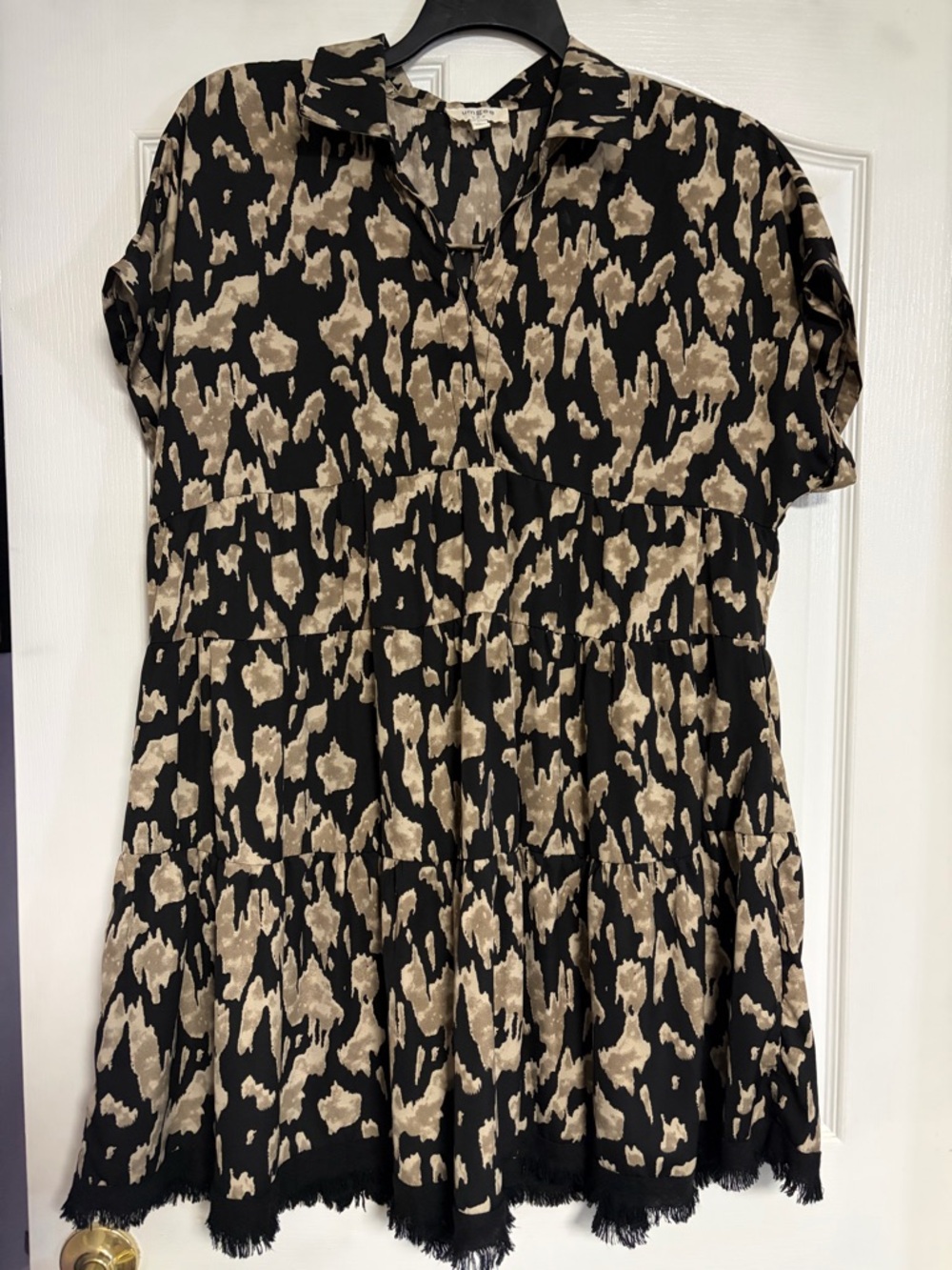 Umgee Black and Taupe Abstract Print V-Neck Top